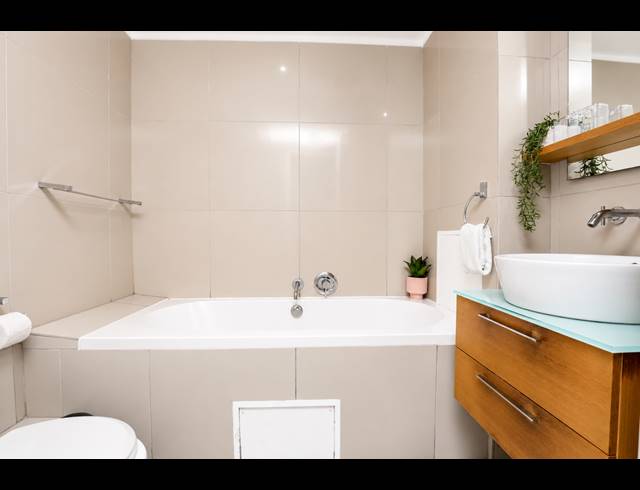 3 BEDROOM APARTMENT FOR SALE IN POINT WATERFRONT